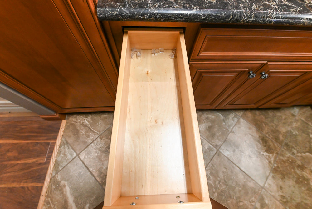 Wolf Classic Cabinets Hudson Wooden Traditional Partial Kitchen Cabinets with Sink and Faucet