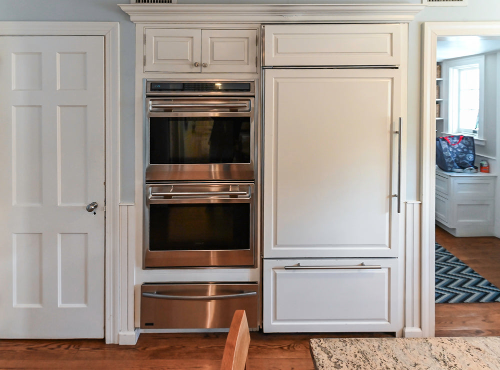 Custom Traditional White Kitchen with Island, Granite Countertops and Appliances