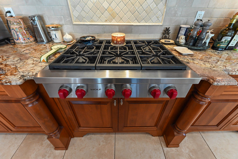 “The Woodford” Traditional Custom Wooden Kitchen with Island, Wolf Rangetop & Sub-Zero Refrigerator