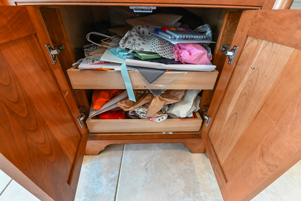 “The Woodford” Traditional Custom Wooden Kitchen with Island, Wolf Rangetop & Sub-Zero Refrigerator