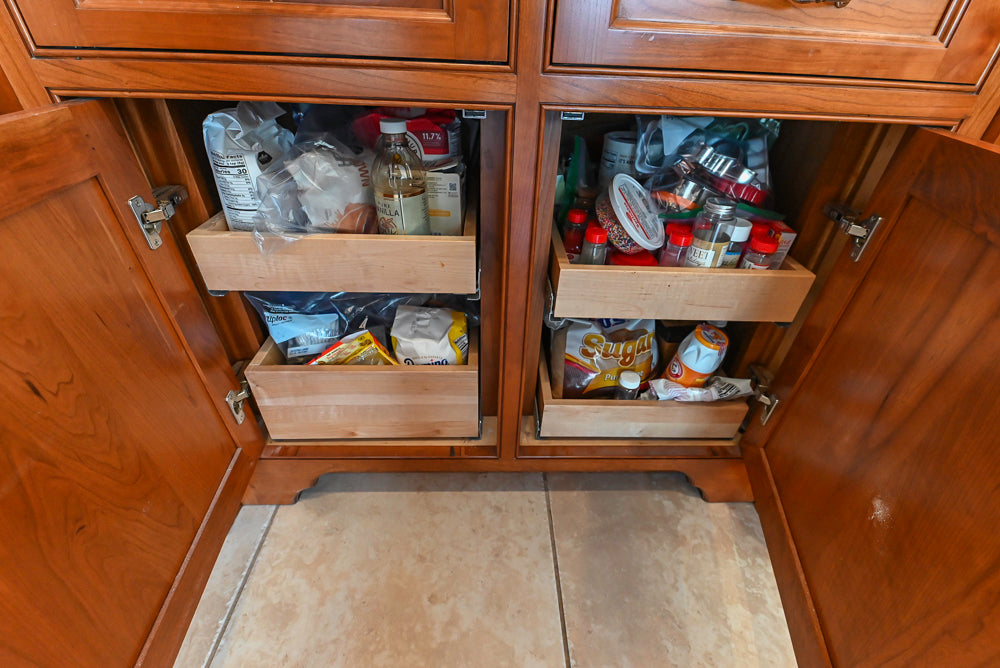 “The Woodford” Traditional Custom Wooden Kitchen with Island, Wolf Rangetop & Sub-Zero Refrigerator