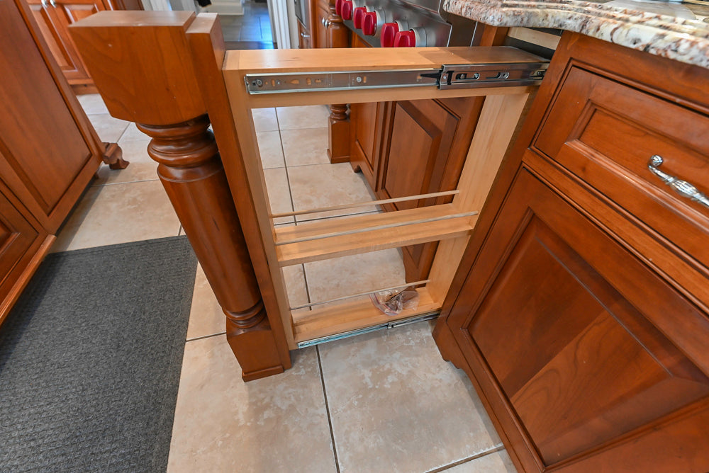 “The Woodford” Traditional Custom Wooden Kitchen with Island, Wolf Rangetop & Sub-Zero Refrigerator