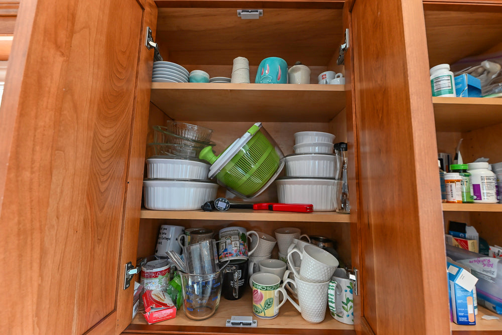 “The Woodford” Traditional Custom Wooden Kitchen with Island, Wolf Rangetop & Sub-Zero Refrigerator