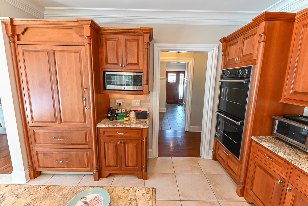“The Woodford” Traditional Custom Wooden Kitchen with Island, Wolf Rangetop & Sub-Zero Refrigerator