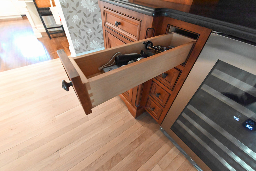 Plain & Fancy Traditional Wooden Wet Bar with Appliances