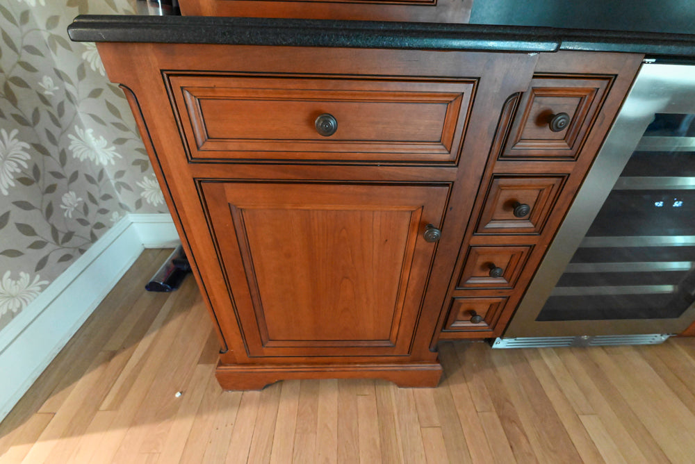 Plain & Fancy Traditional Wooden Wet Bar with Appliances