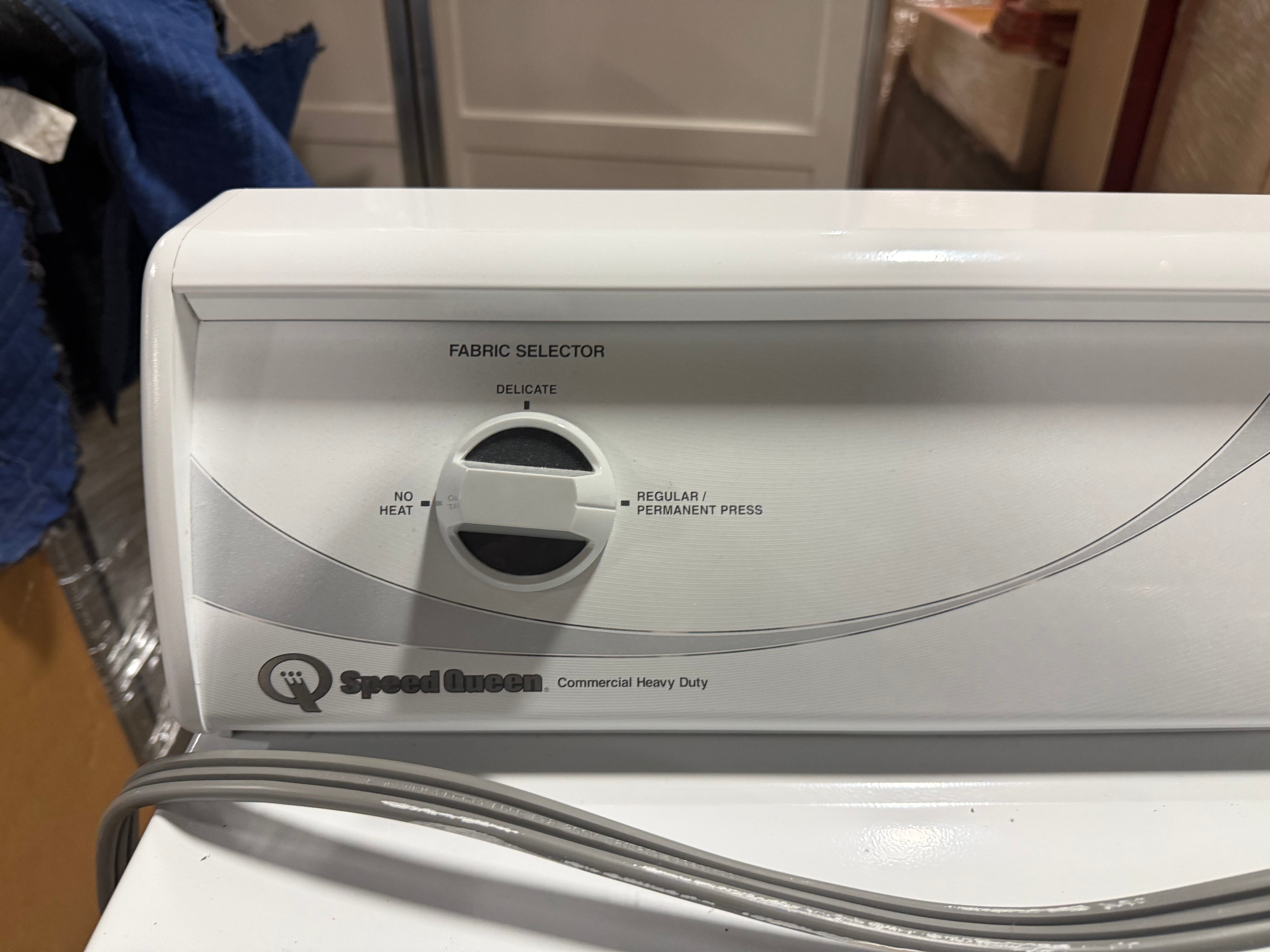 Speed Queen ADE3SRGS173TW01 27" White Electric Dryer