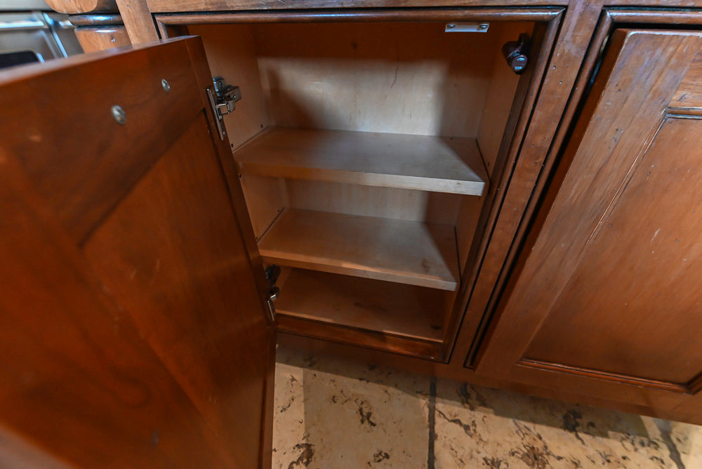 "The Highbury" Traditional Wooden Kitchen with Island & Viking Architectural Hearth