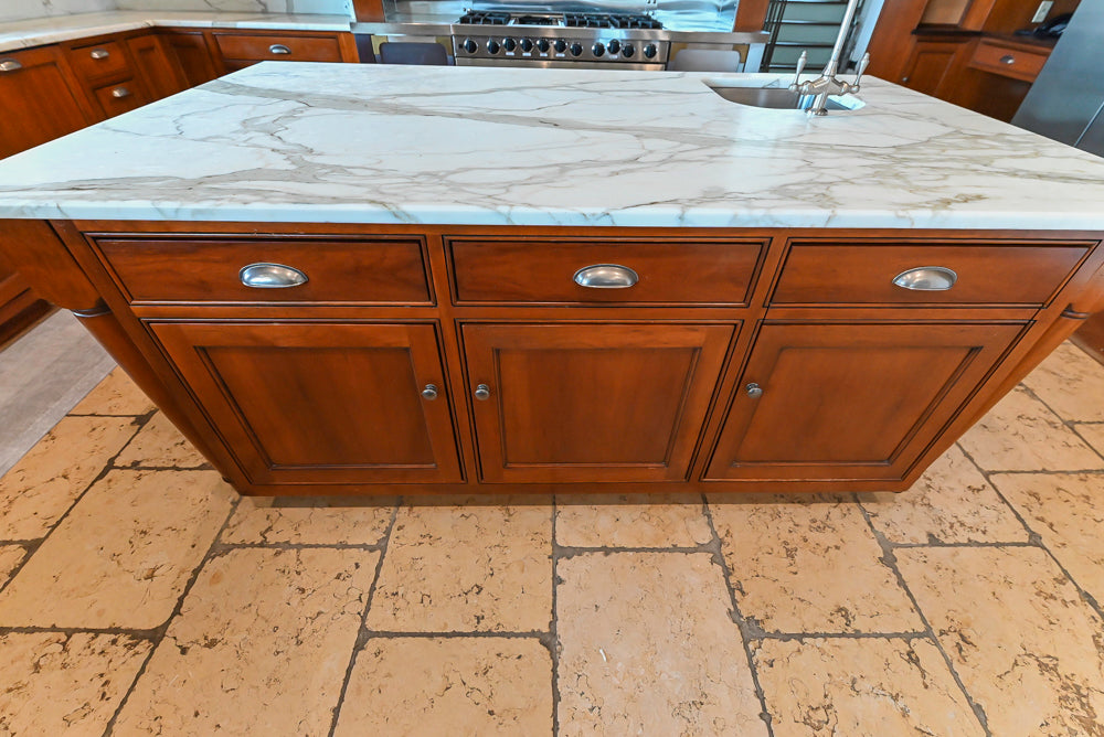 "The Highbury" Traditional Wooden Kitchen with Island & Viking Architectural Hearth