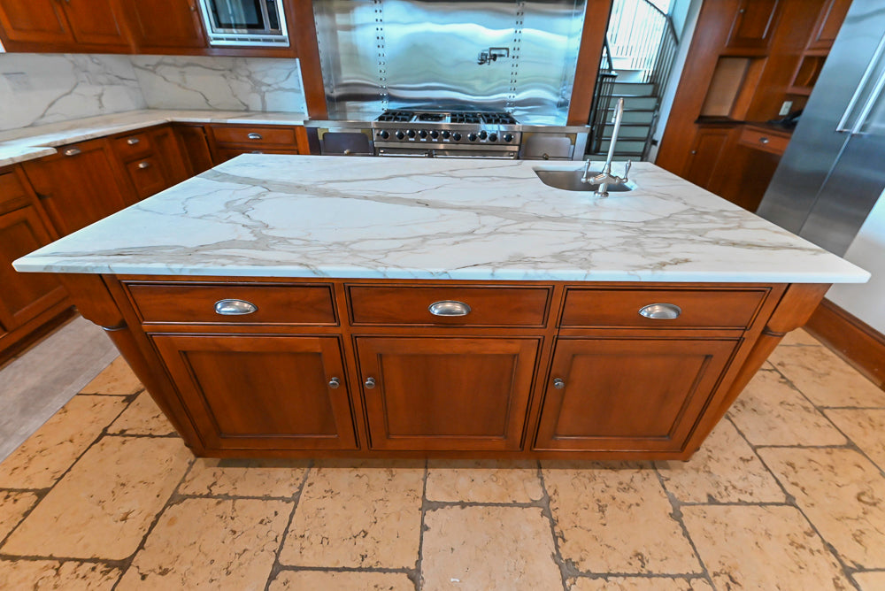 "The Highbury" Traditional Wooden Kitchen with Island & Viking Architectural Hearth