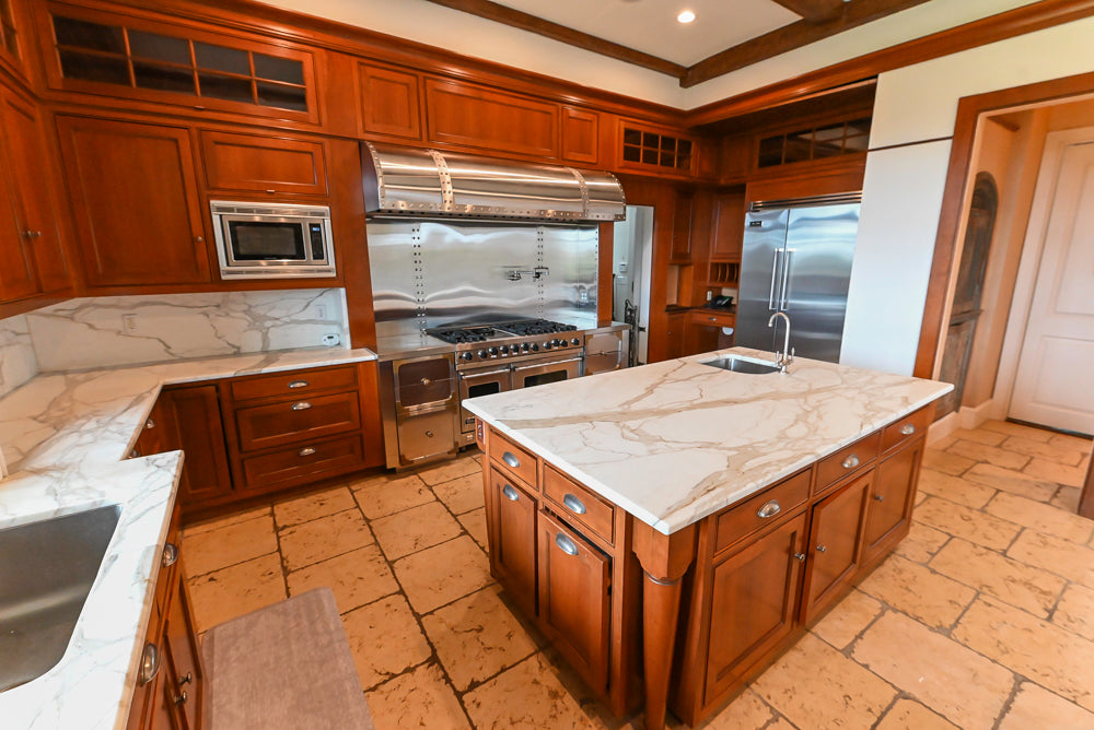 "The Highbury" Traditional Wooden Kitchen with Island & Viking Architectural Hearth