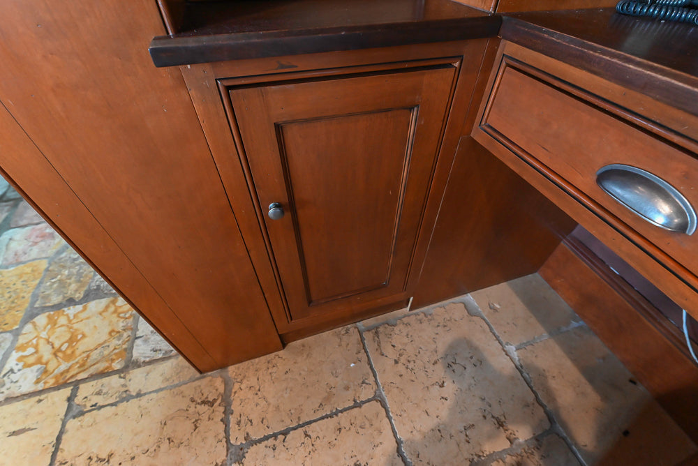 "The Highbury" Traditional Wooden Kitchen with Island & Viking Architectural Hearth