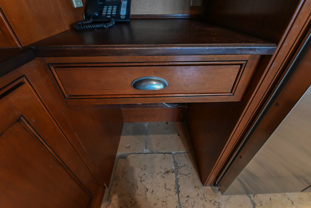 "The Highbury" Traditional Wooden Kitchen with Island & Viking Architectural Hearth