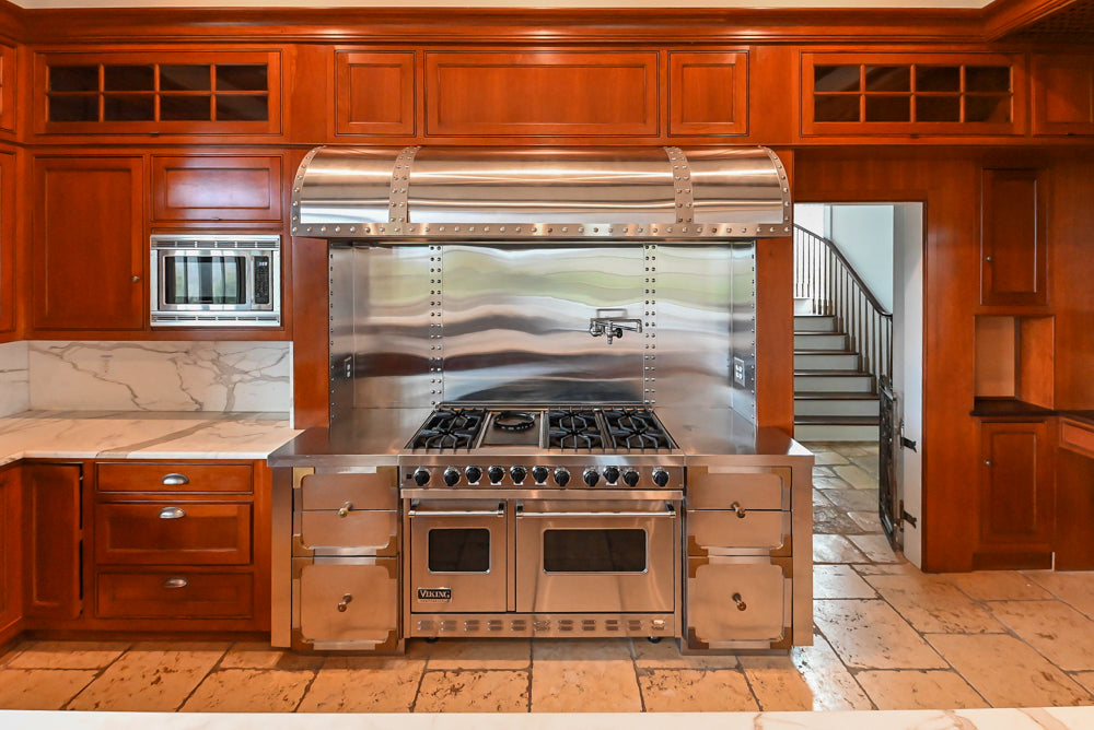 "The Highbury" Traditional Wooden Kitchen with Island & Viking Architectural Hearth