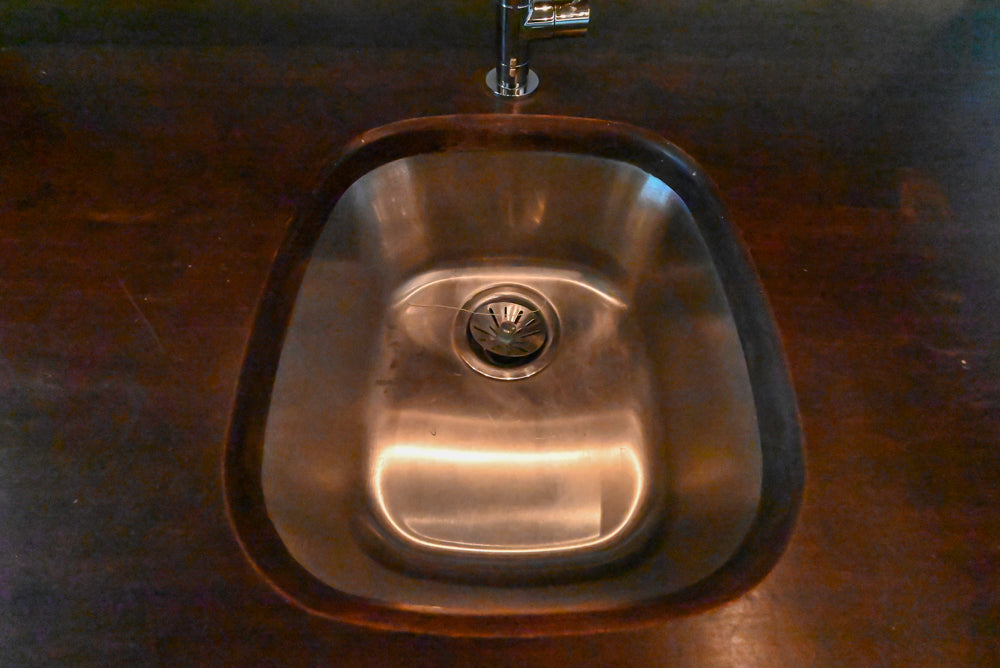 "The Highbury" Traditional Wooden Wet Bar with Sink, Faucet & Wine Cooler