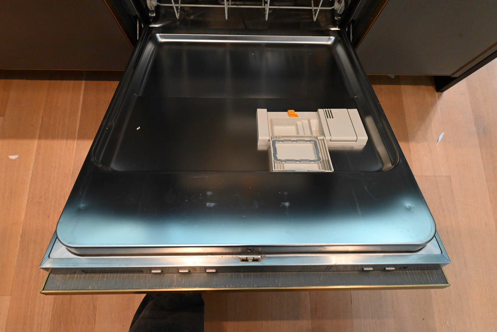 Thomas Juul-Hansen Modern Grey Oak Kitchen with Island & Miele Appliances