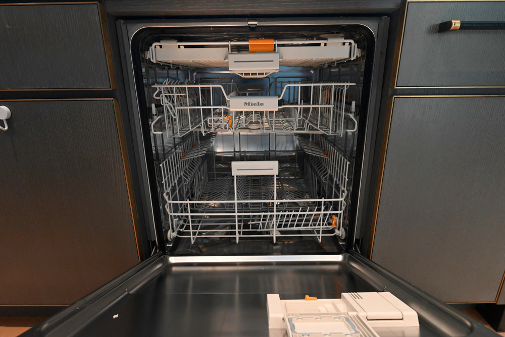 Thomas Juul-Hansen Modern Grey Oak Kitchen with Island & Miele Appliances