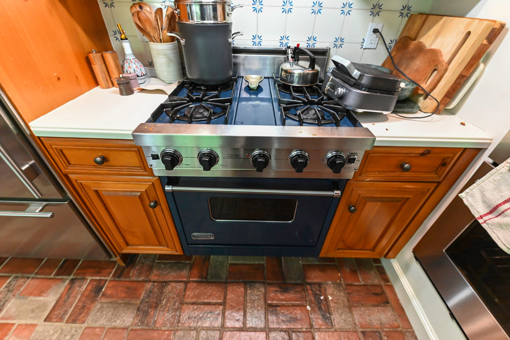Wood-Mode Traditional Classic Craftsman Kitchen with Appliances