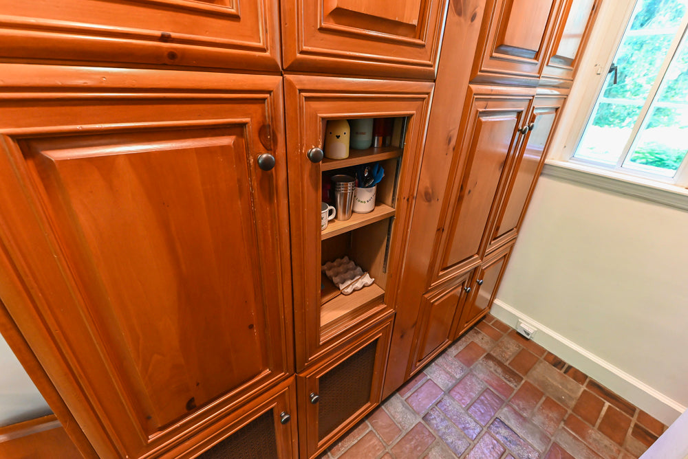 Wood-Mode Traditional Classic Craftsman Kitchen with Appliances