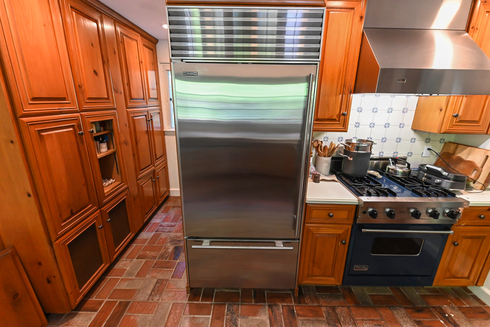 Wood-Mode Traditional Classic Craftsman Kitchen with Appliances
