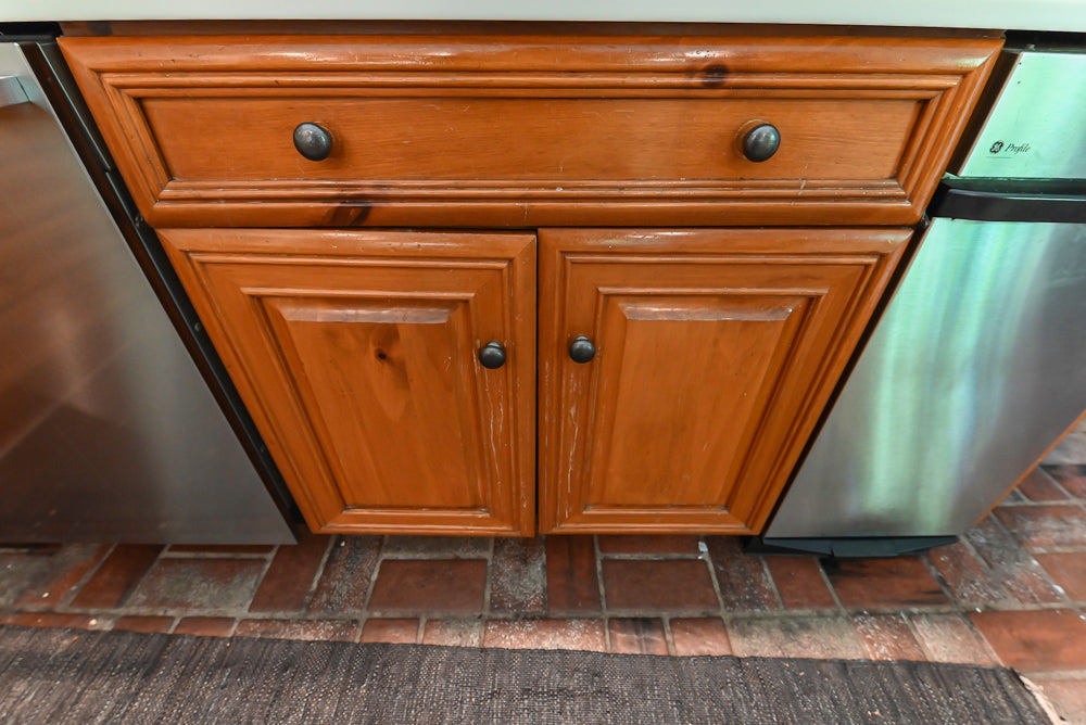 Wood-Mode Traditional Classic Craftsman Kitchen with Appliances