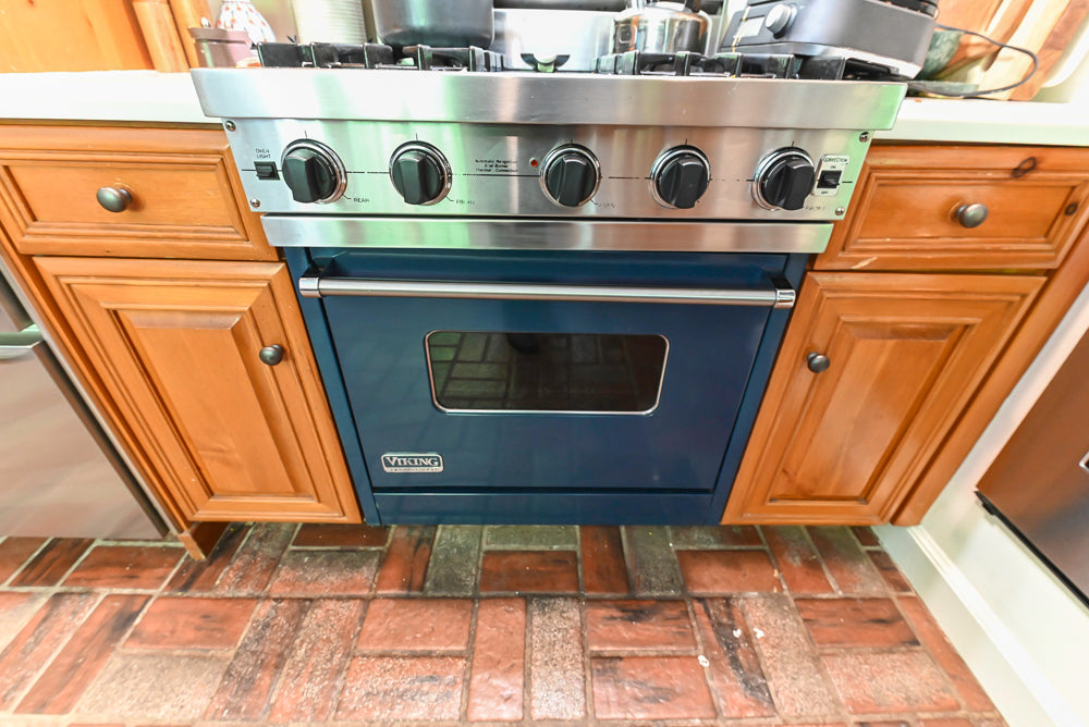 Wood-Mode Traditional Classic Craftsman Kitchen with Appliances