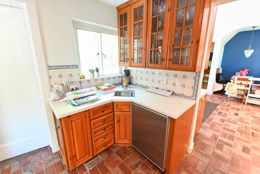 Wood-Mode Traditional Classic Craftsman Butler's Pantry