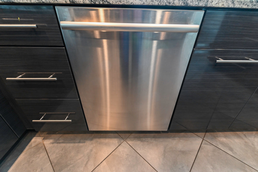 Ultracraft Black Horizontal Grain Thermofoil Modern Kitchen with Appliances