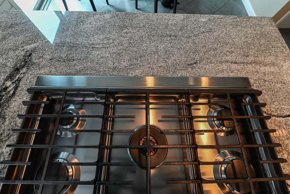 Ultracraft Black Horizontal Grain Thermofoil Modern Kitchen with Appliances