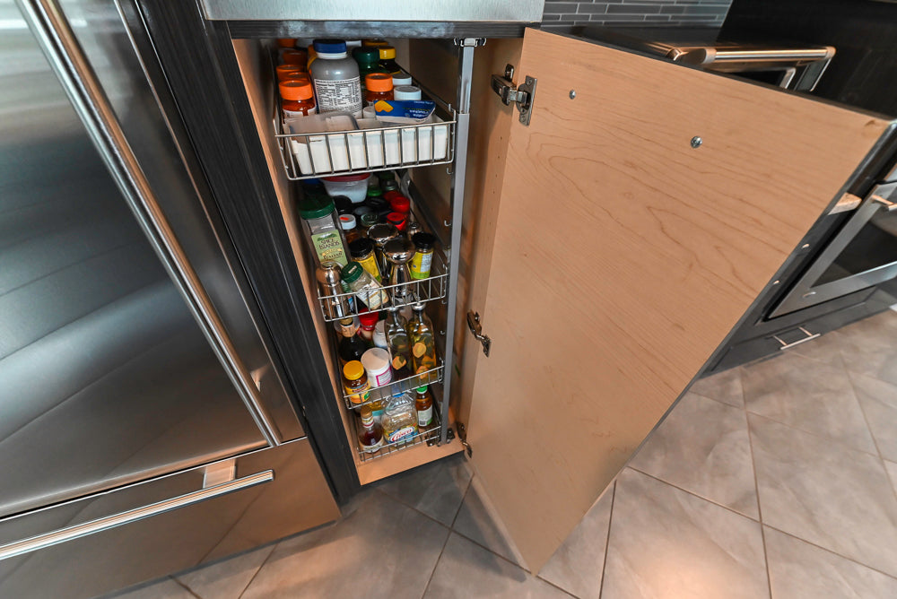 Ultracraft Black Horizontal Grain Thermofoil Modern Kitchen with Appliances