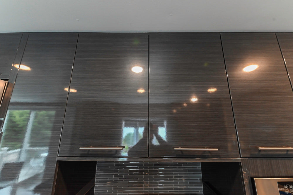 Ultracraft Black Horizontal Grain Thermofoil Modern Kitchen with Appliances