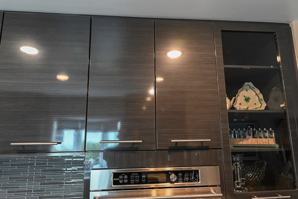 Ultracraft Black Horizontal Grain Thermofoil Modern Kitchen with Appliances