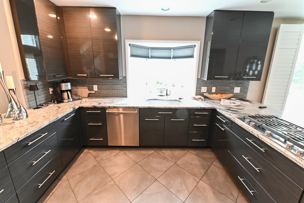 Ultracraft Black Horizontal Grain Thermofoil Modern Kitchen with Appliances