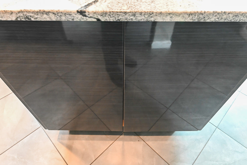 Ultracraft Black Horizontal Grain Thermofoil Modern Kitchen with Appliances