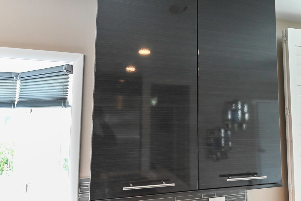 Ultracraft Black Horizontal Grain Thermofoil Modern Kitchen with Appliances