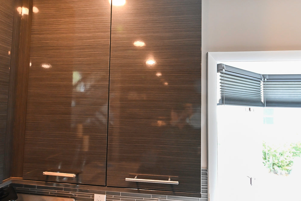 Ultracraft Black Horizontal Grain Thermofoil Modern Kitchen with Appliances