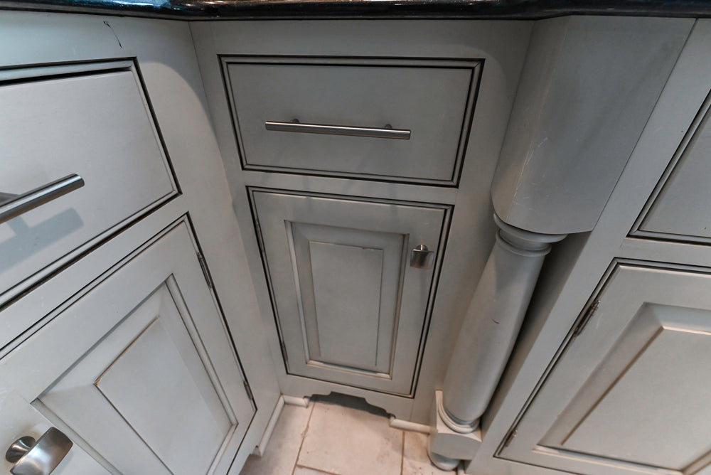 “The Abernathy” Grand Off White Kitchen with Island and Appliances