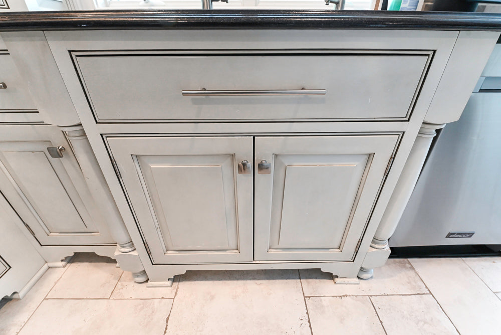 “The Abernathy” Grand Off White Kitchen with Island and Appliances