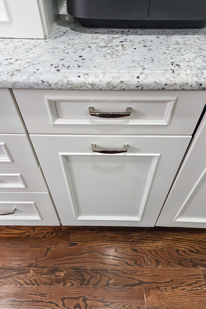 St. Martin Traditional Off-White Kitchen with Island & JennAir Appliances