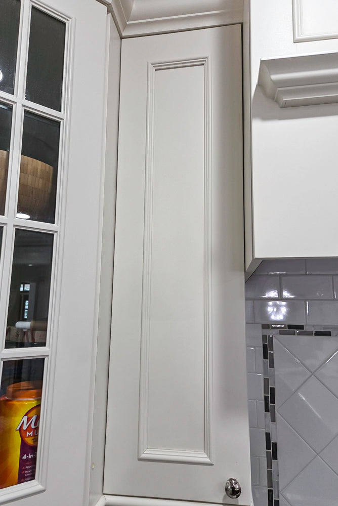 St. Martin Traditional Off-White Kitchen with Island & JennAir Appliances