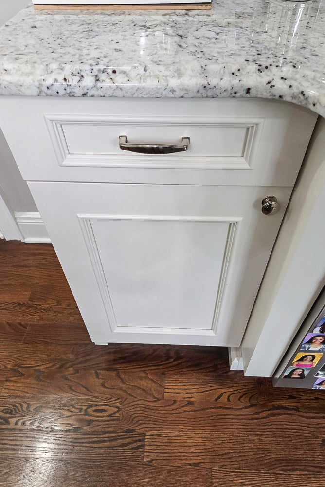 St. Martin Traditional Off-White Kitchen with Island & JennAir Appliances