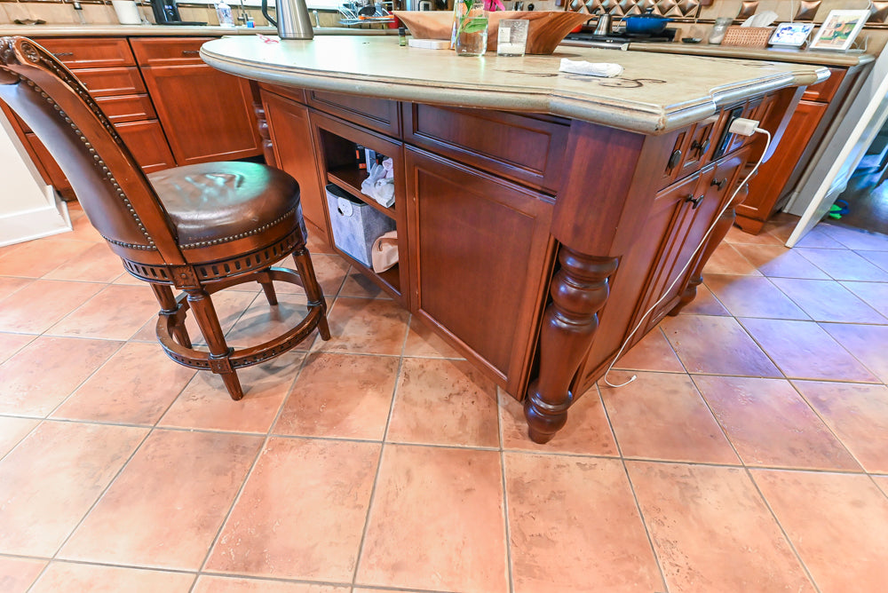 “The Henderson” Traditional Two-Tone Wooden Kitchen with Island & Appliances