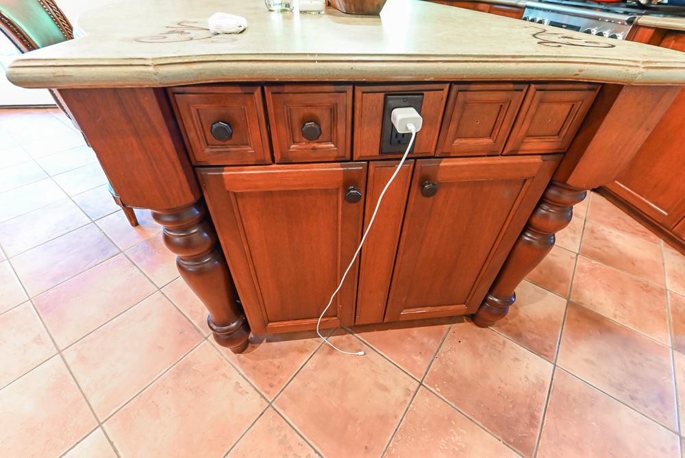 “The Henderson” Traditional Two-Tone Wooden Kitchen with Island & Appliances