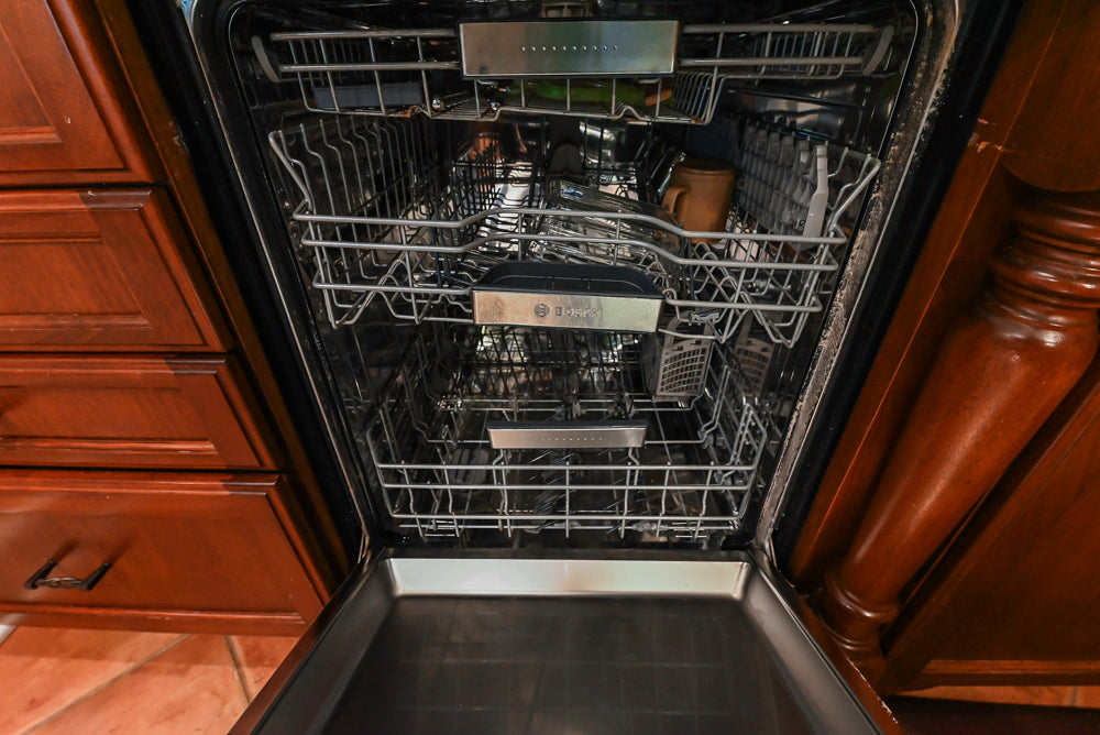 “The Henderson” Traditional Two-Tone Wooden Kitchen with Island & Appliances
