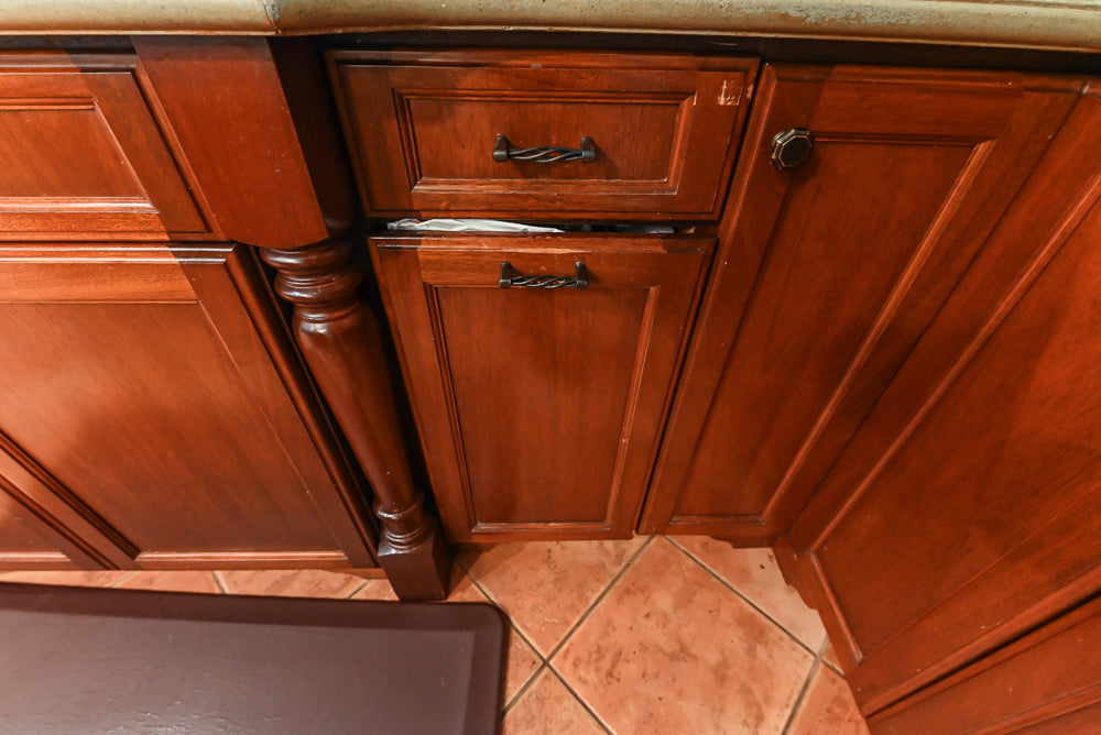 “The Henderson” Traditional Two-Tone Wooden Kitchen with Island & Appliances