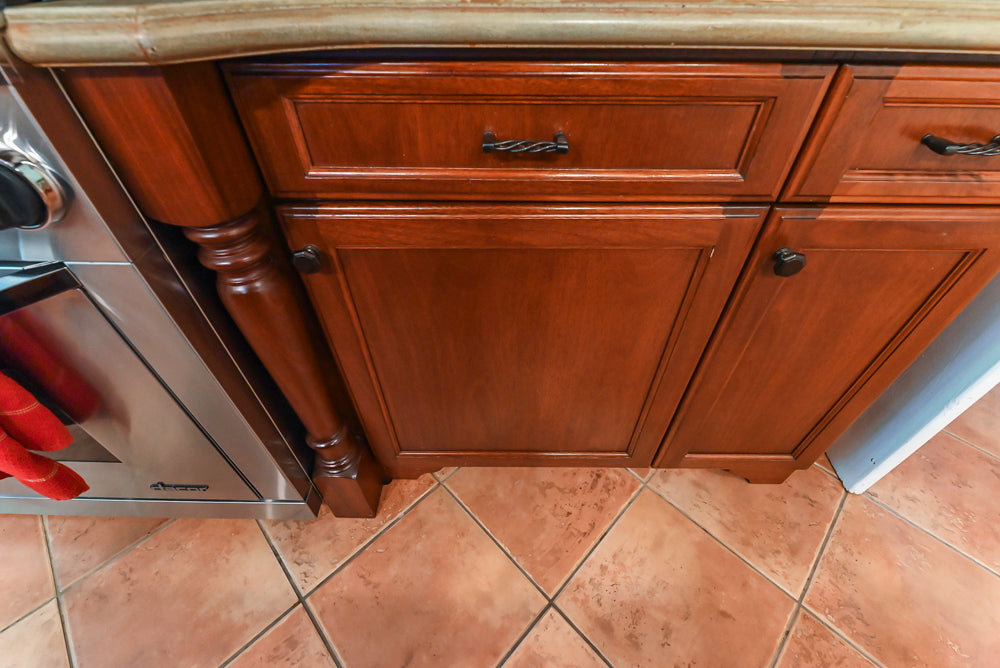 “The Henderson” Traditional Two-Tone Wooden Kitchen with Island & Appliances