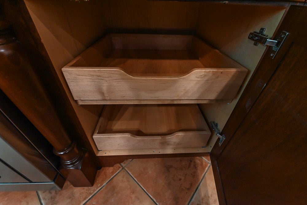“The Henderson” Traditional Two-Tone Wooden Kitchen with Island & Appliances