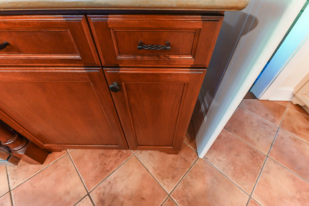 “The Henderson” Traditional Two-Tone Wooden Kitchen with Island & Appliances