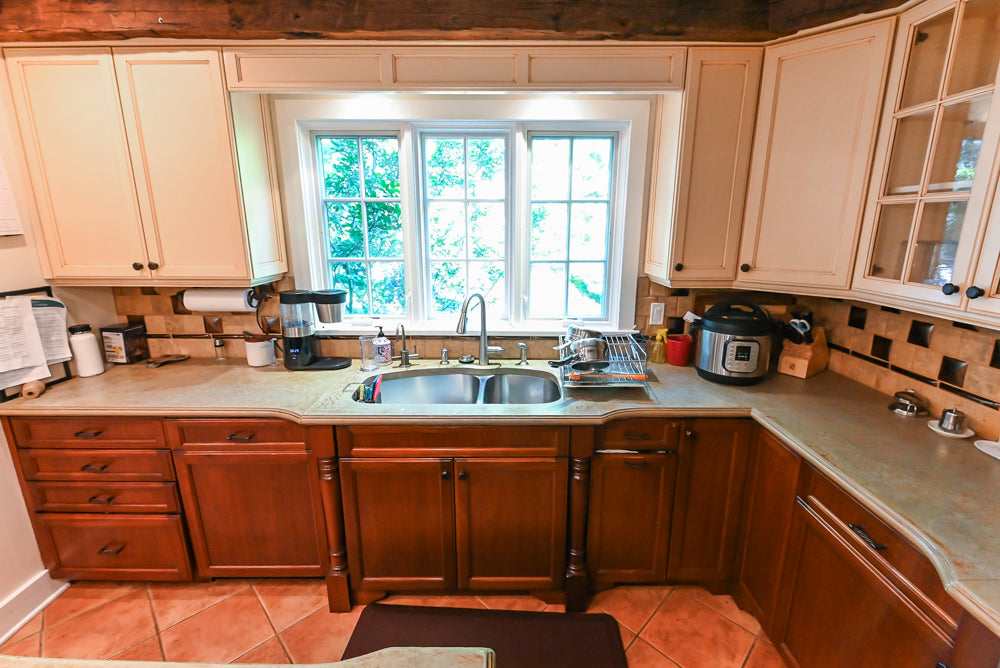 “The Henderson” Traditional Two-Tone Wooden Kitchen with Island & Appliances