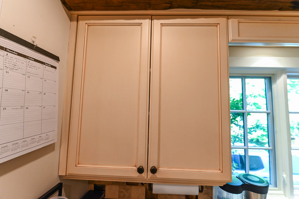 “The Henderson” Traditional Two-Tone Wooden Kitchen with Island & Appliances